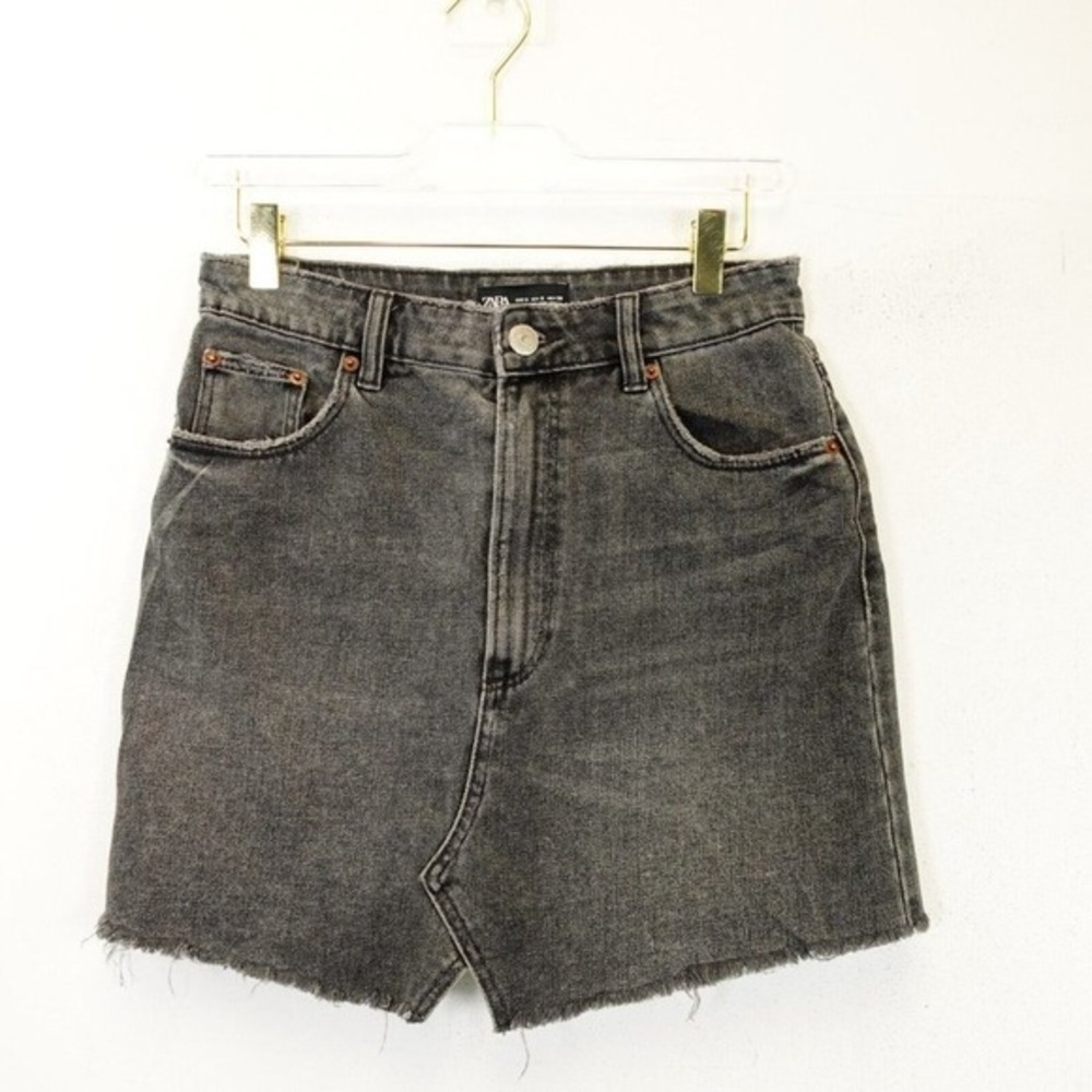 ZARA Womens Black Mini Denim Skirt SMALL Raw Frayed Fringe Front Slit Jean 28x17